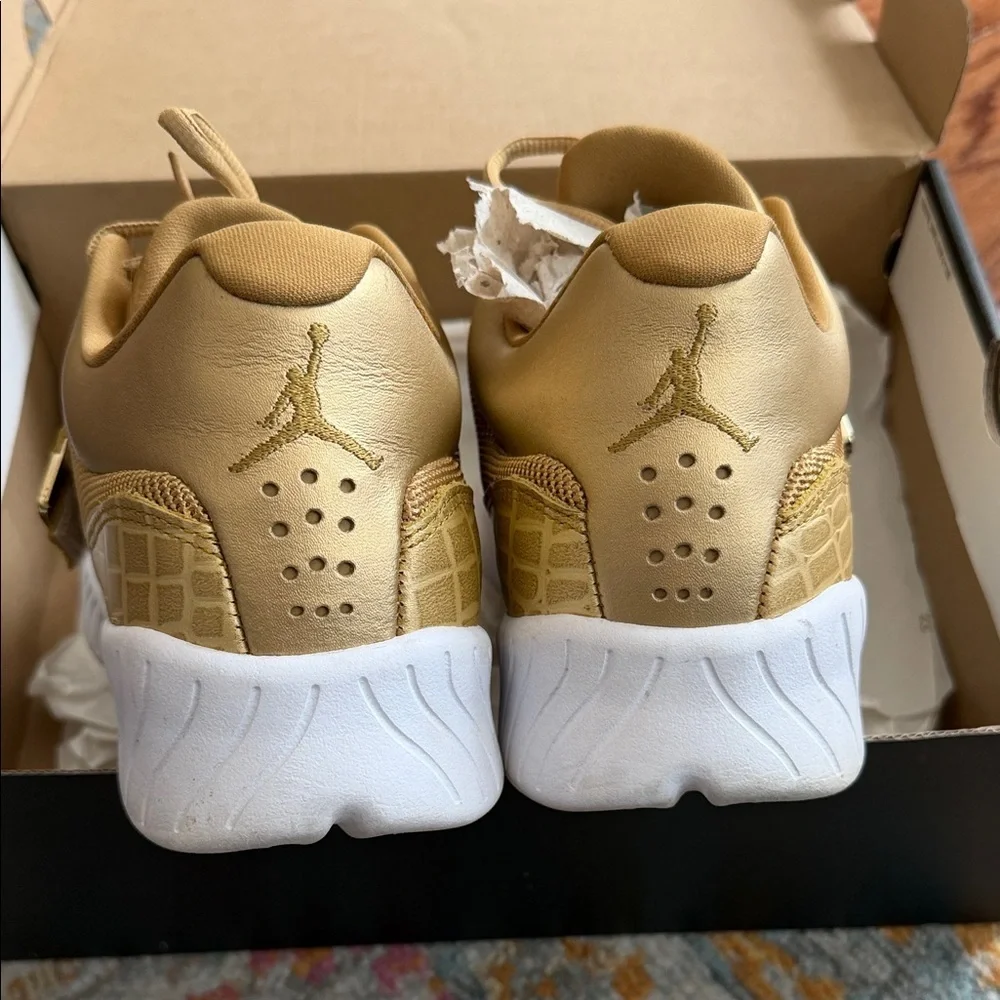 Nike Air Jordan J23 Metallic Gold Sneakers – Men’s Size 10 – 854557-700 - EUC